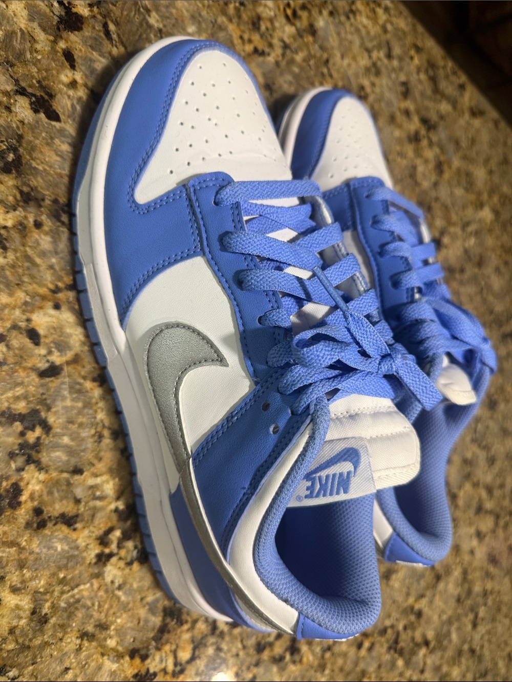 Nike dunks - Picture 2 of 3